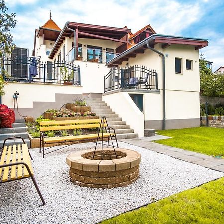 Kiss-Henezi Guest House Keszthely Exterior photo