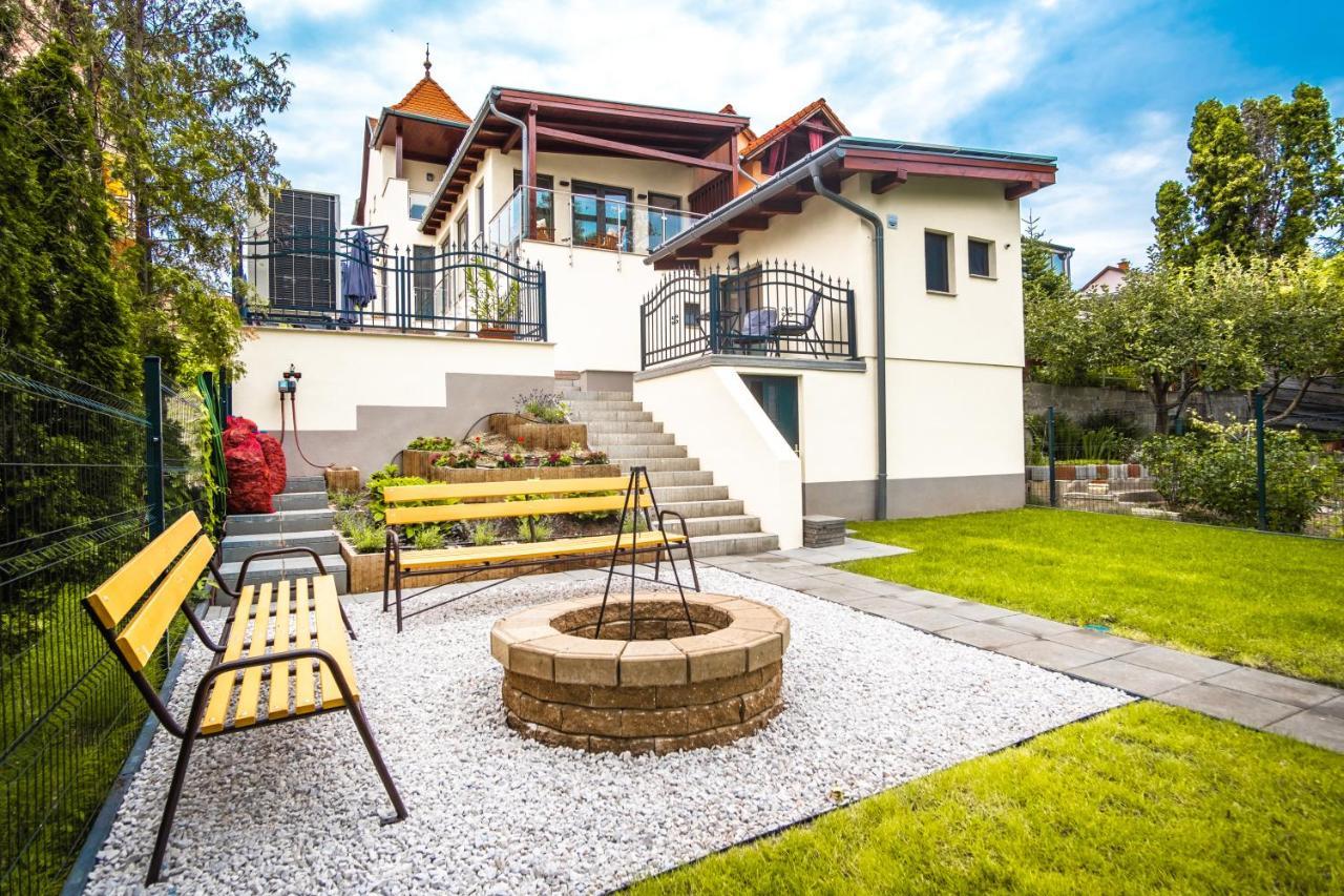 Kiss-Henezi Guest House Keszthely Exterior photo