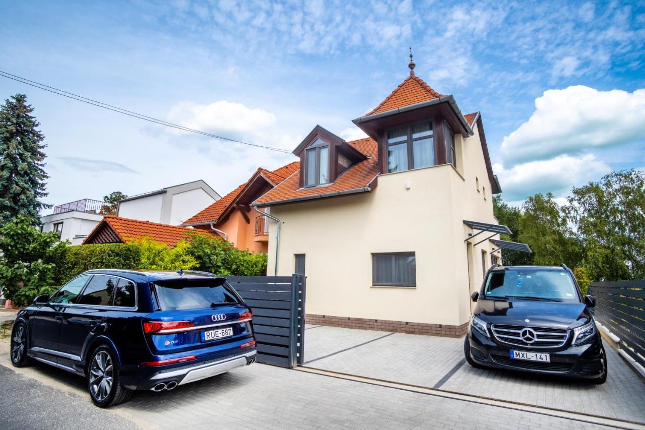 Kiss-Henezi Guest House Keszthely Exterior photo